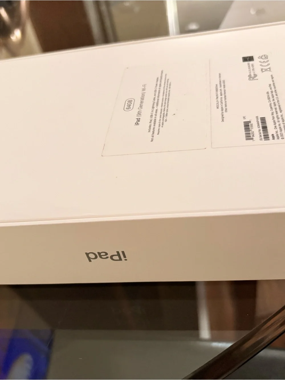 Apple iPad - Silver/White Back